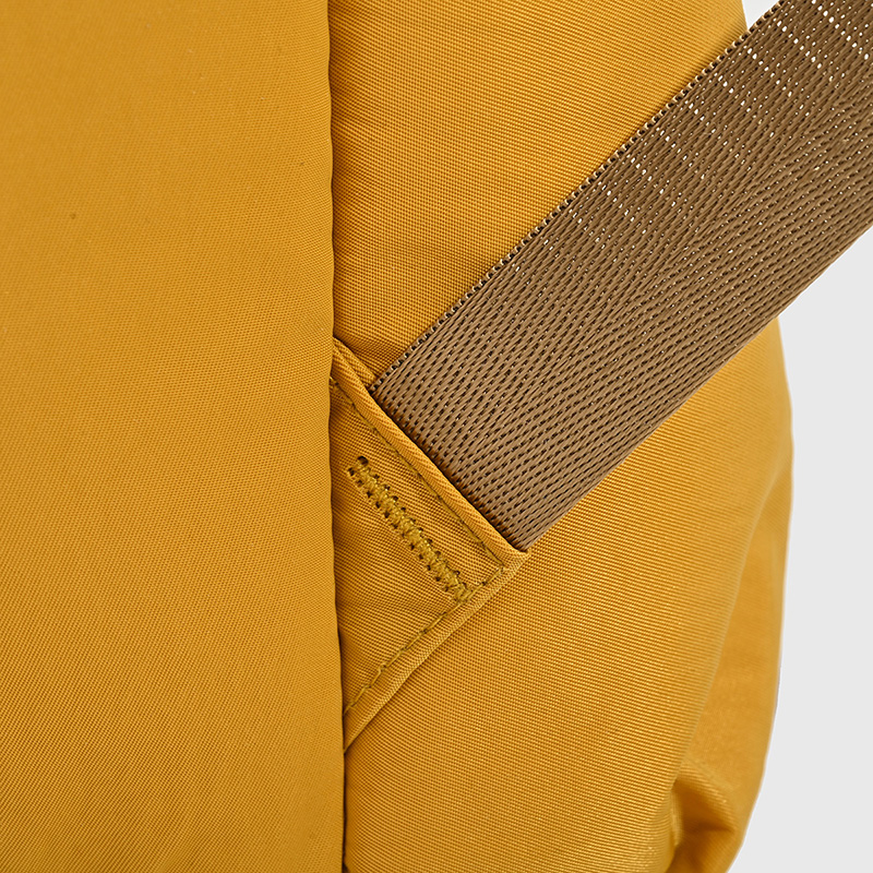 Minimally designed solid color backpack with both shoulders E1312