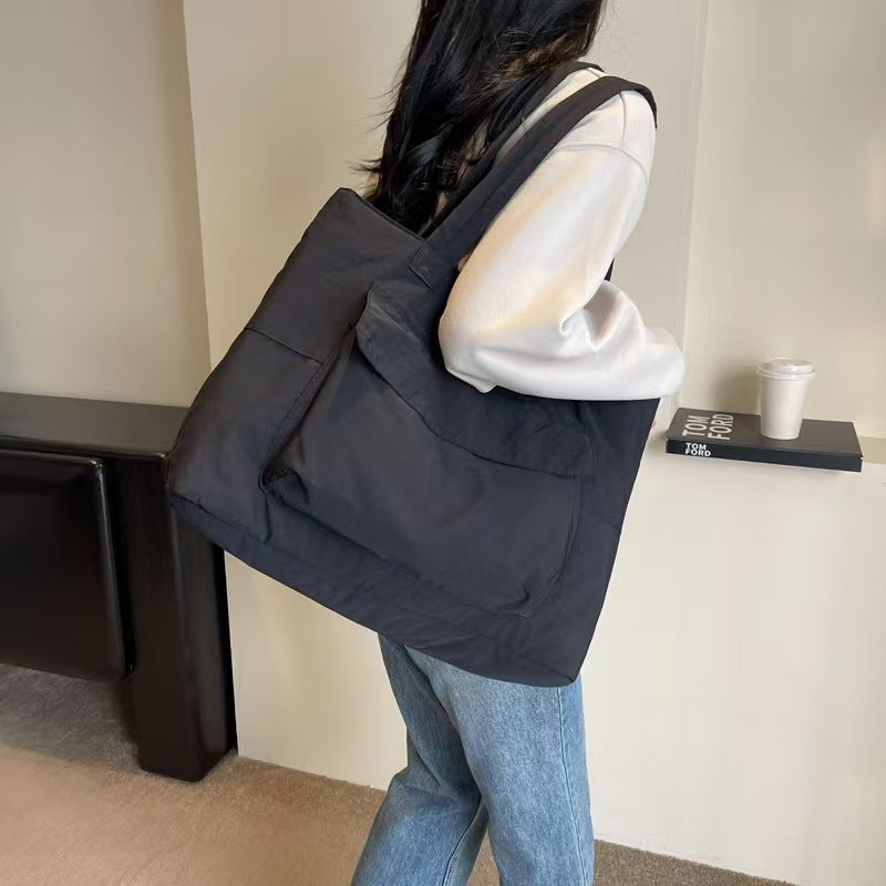 Tote simple and versatile with large capacity E755