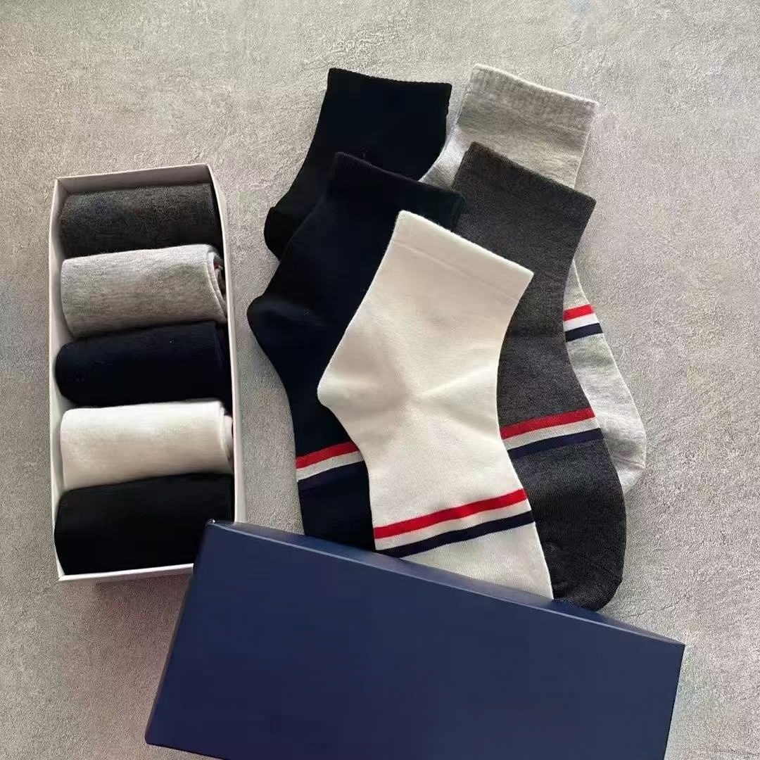Leisure breathable sweat absorbing sports socks   E1296