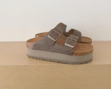 Thick soled sandals without heels for outdoor wear   E1084