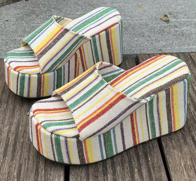 hick soled slippers are versatile and retro for wearing on the outside   E1121