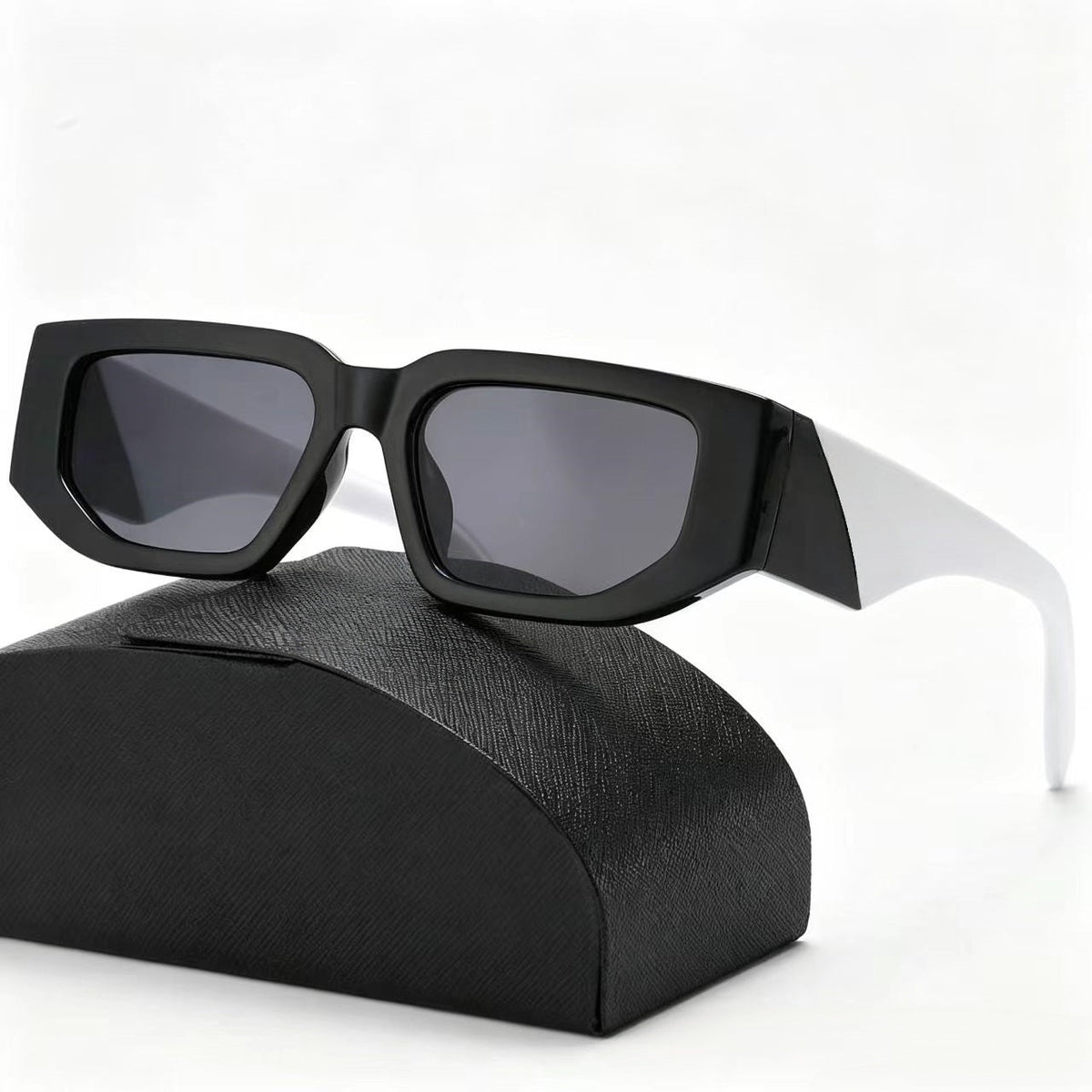 Fashionable and casual versatile blackout sunglasses   E1417