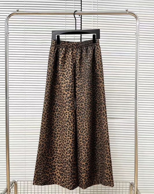 Casual and trendy leopard print pants  E660