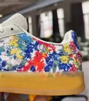 Low cut sports and casual shoes    E726