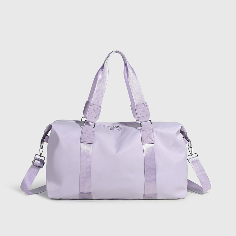 Design a simple large capacity travel bag  E1313