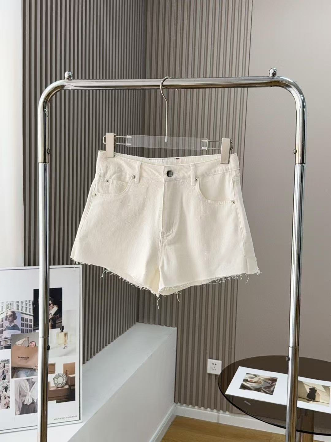 High waisted casual denim shorts  E1375